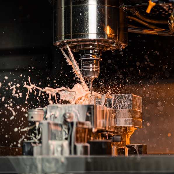 What properties should the milling cutter material have?